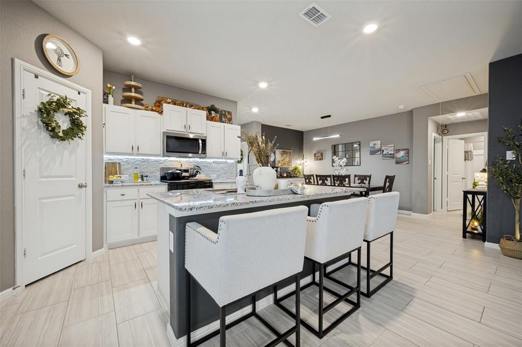 5529 Legends Way Property Photo 17