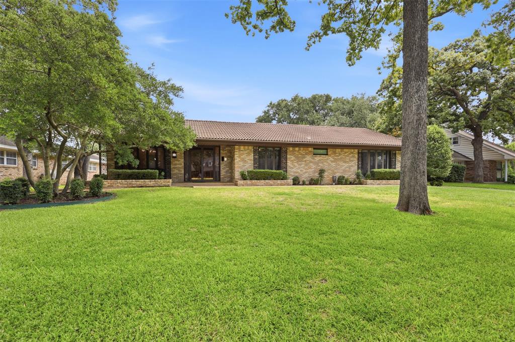 2308 Briarwood Boulevard Property Photo 5