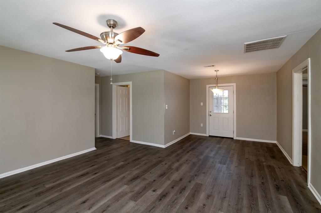 207 Hackberry Street Property Photo 5