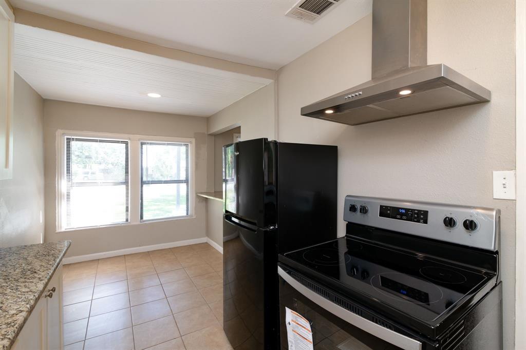 207 Hackberry Street Property Photo 8