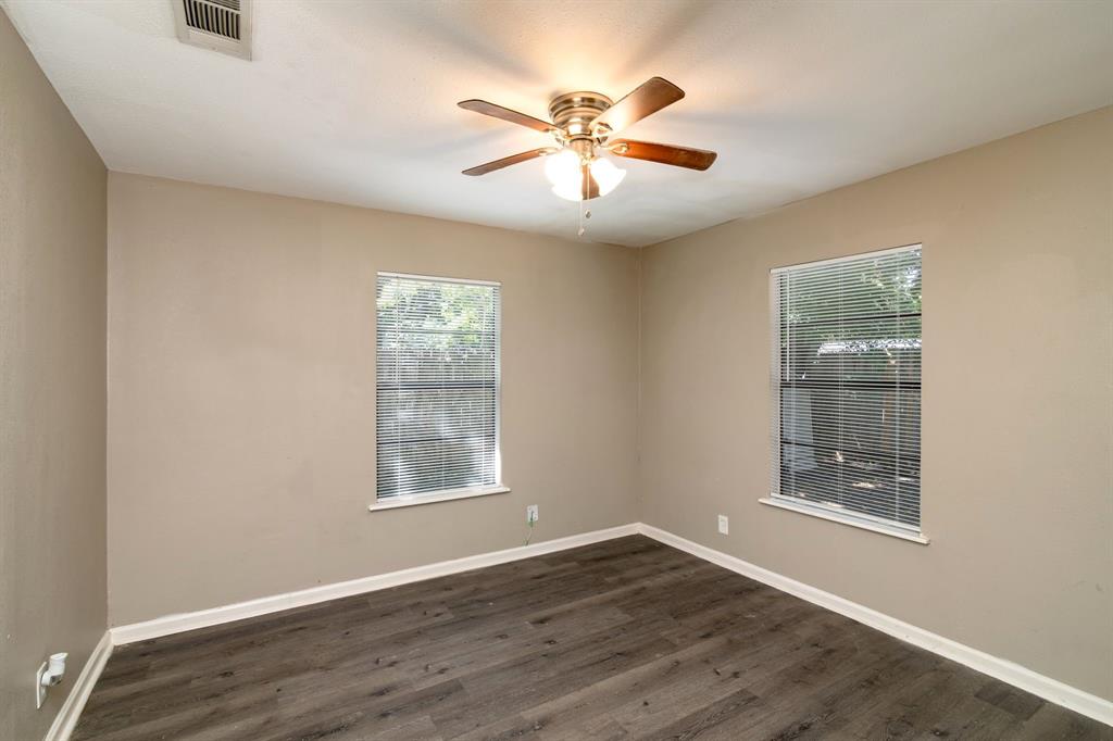 207 Hackberry Street Property Photo 13