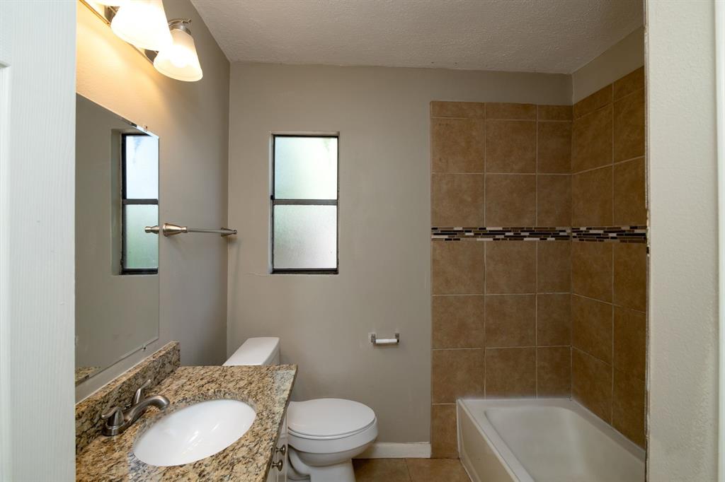 207 Hackberry Street Property Photo 17