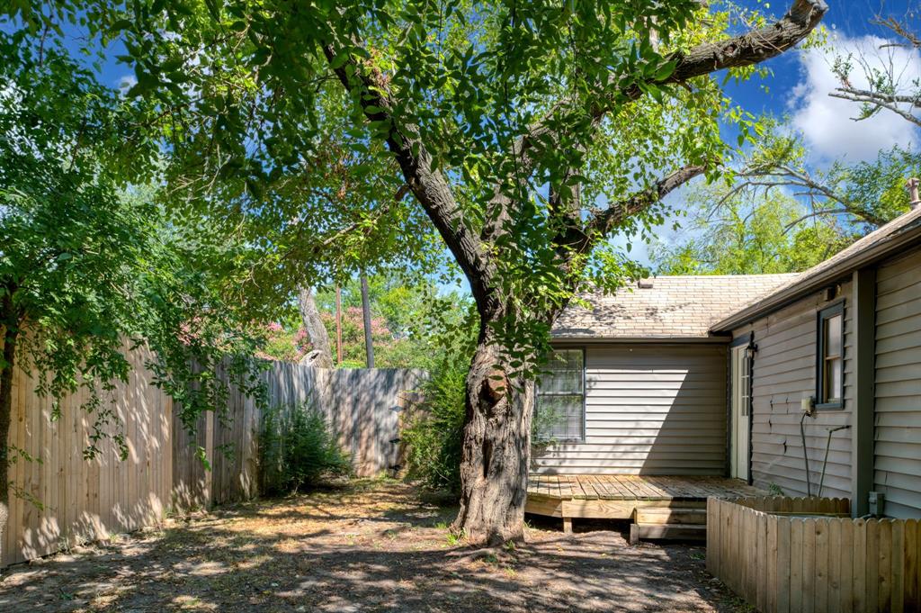 207 Hackberry Street Property Photo 22