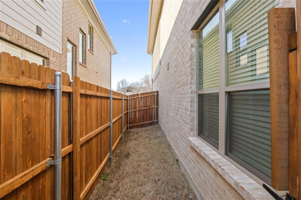 6717 Glimfeather Drive Property Photo 21