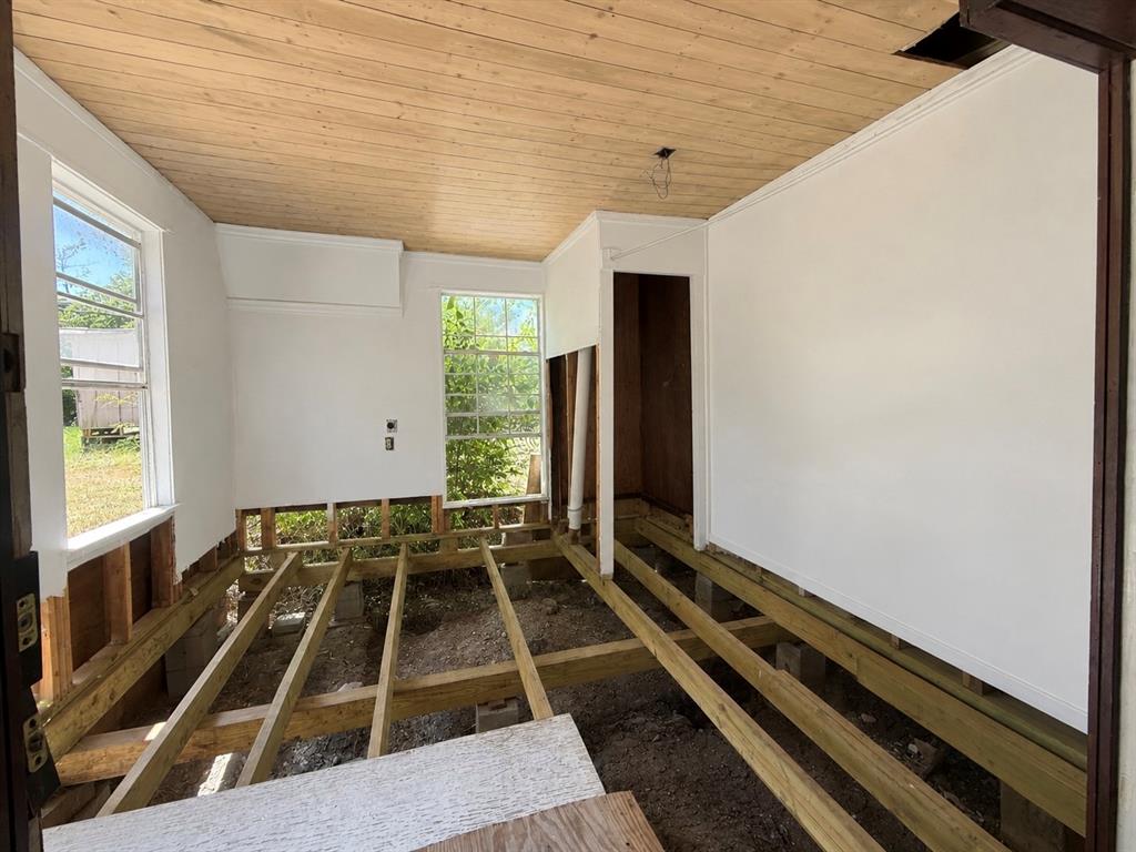 921 S Medora Street Property Photo 1