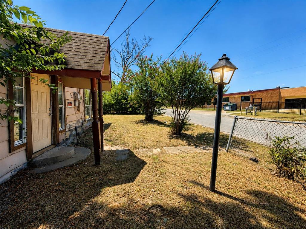 921 S Medora Street Property Photo 3