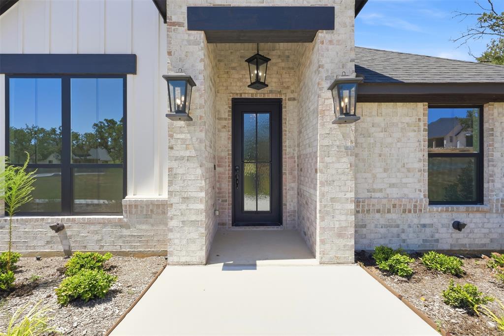 2017 Forest Bridge Drive Property Photo 4
