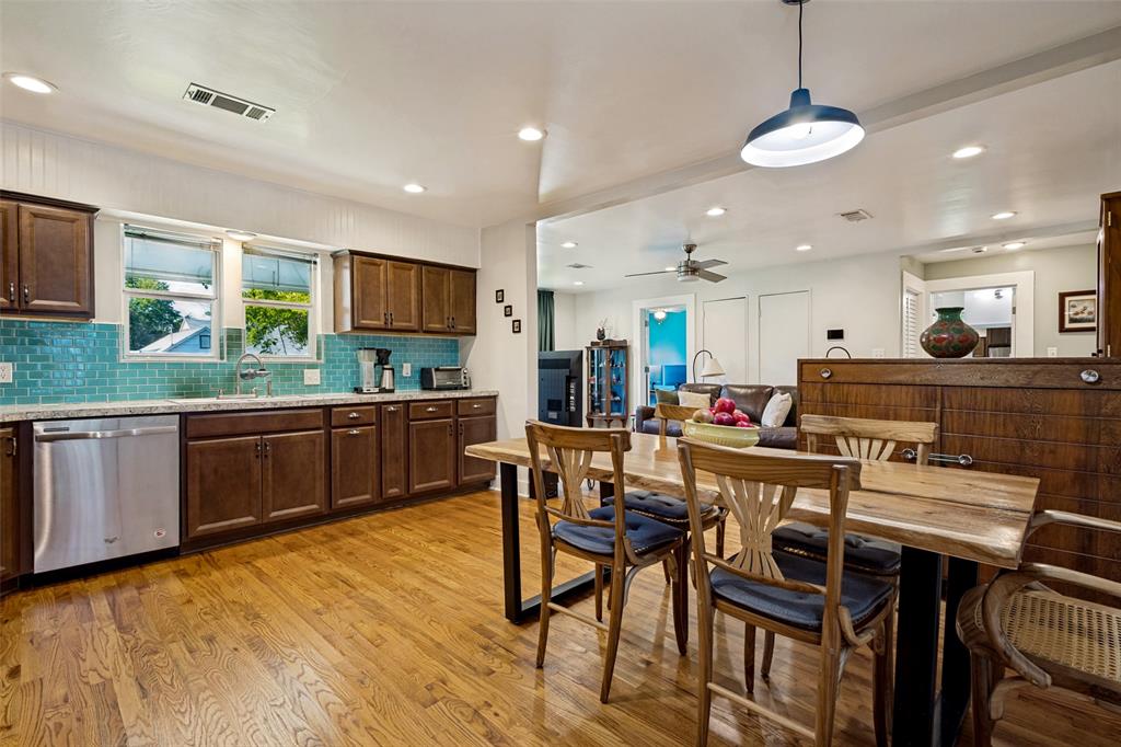 712 Baker Street Property Photo 17