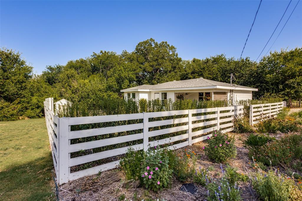 712 Baker Street Property Photo 25