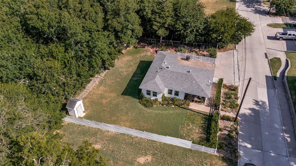 712 Baker Street Property Photo 29