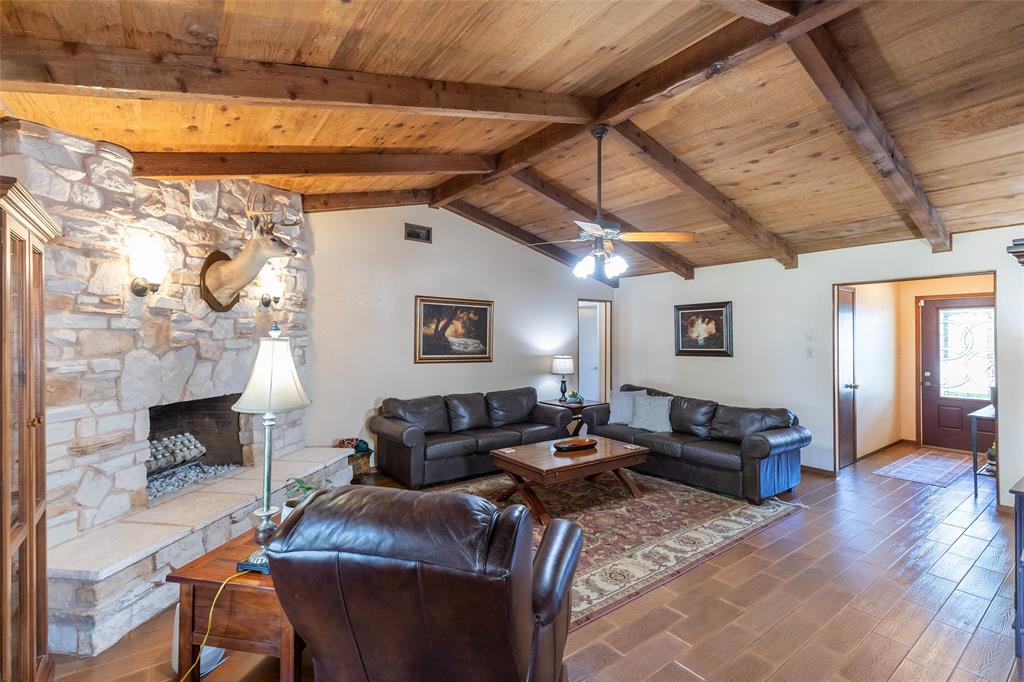 122 Century Lane Property Photo 6
