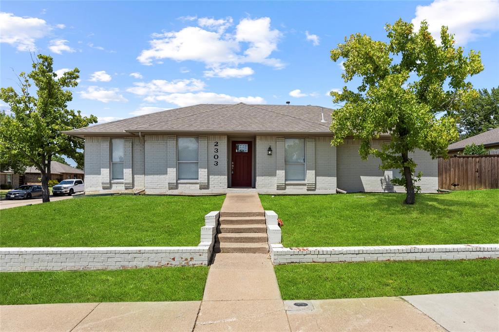 2303 Silverthorne Drive Property Photo 1