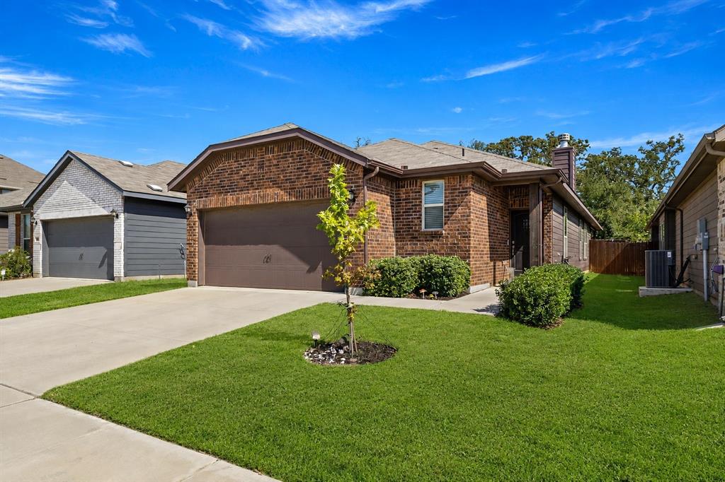 589 Concho Street Property Photo 3