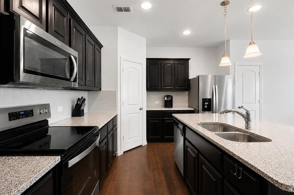 589 Concho Street Property Photo 4