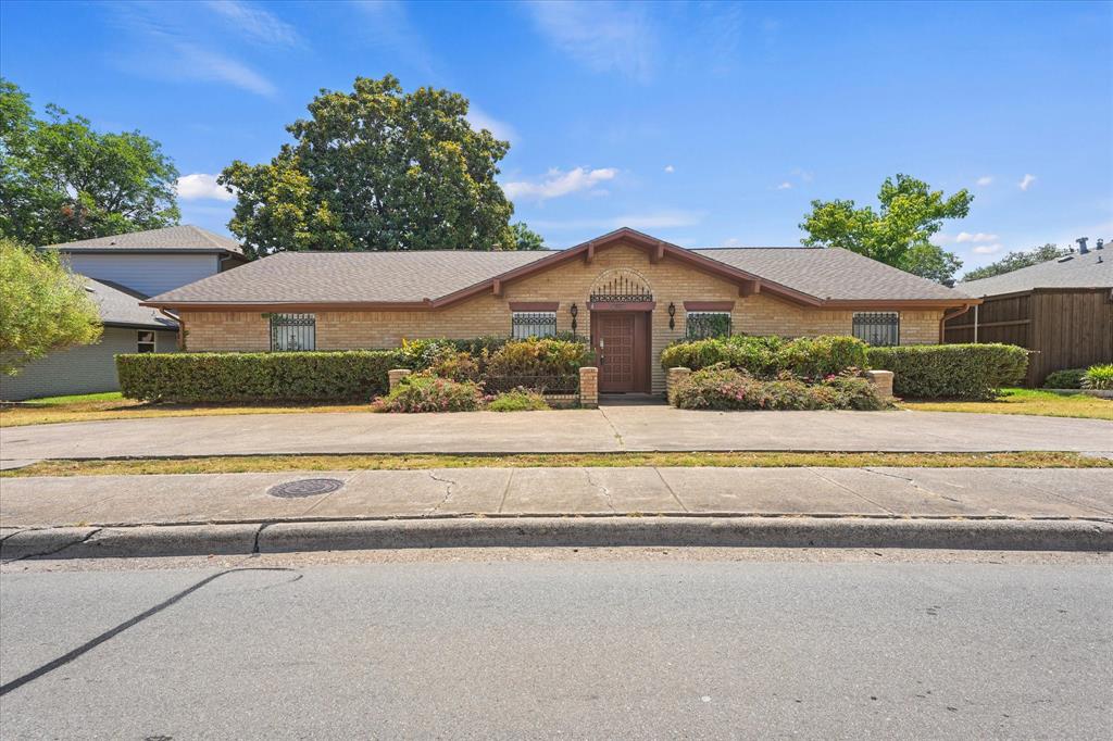 6238 E Lovers Lane Property Photo 1