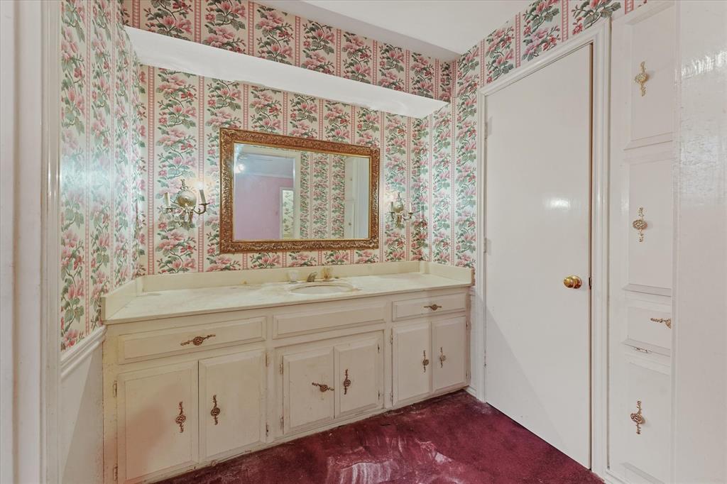 6238 E Lovers Lane Property Photo 8