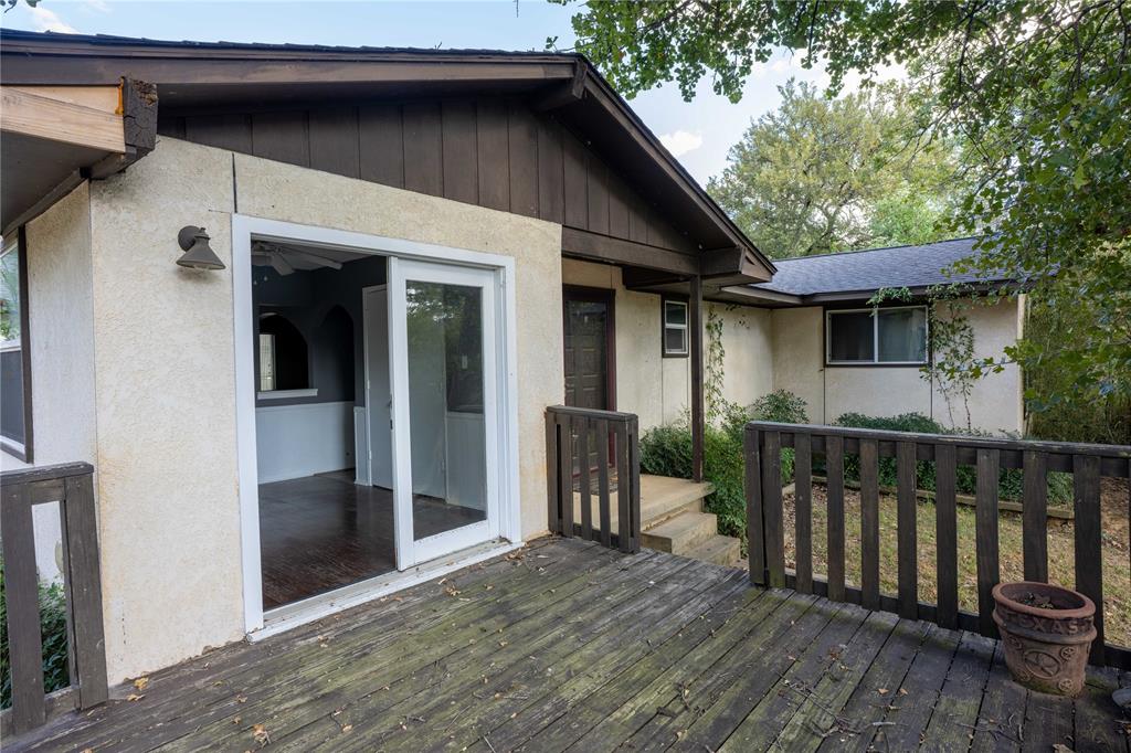 112 Oaktree Drive Property Photo 4
