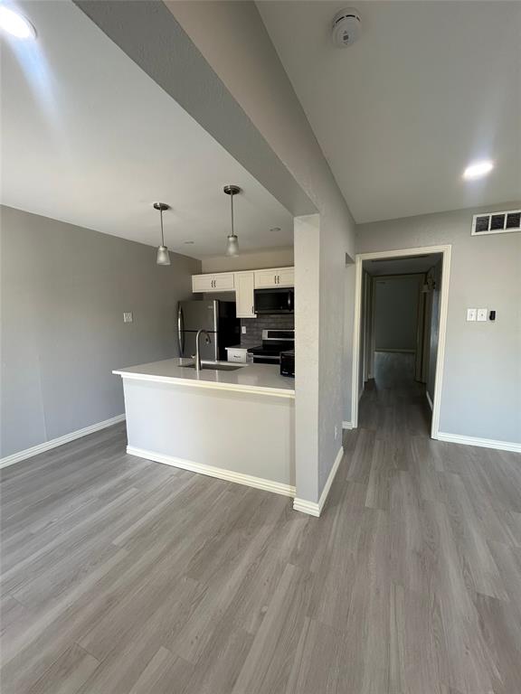 5826 Sandhurst Lane C Property Photo 14