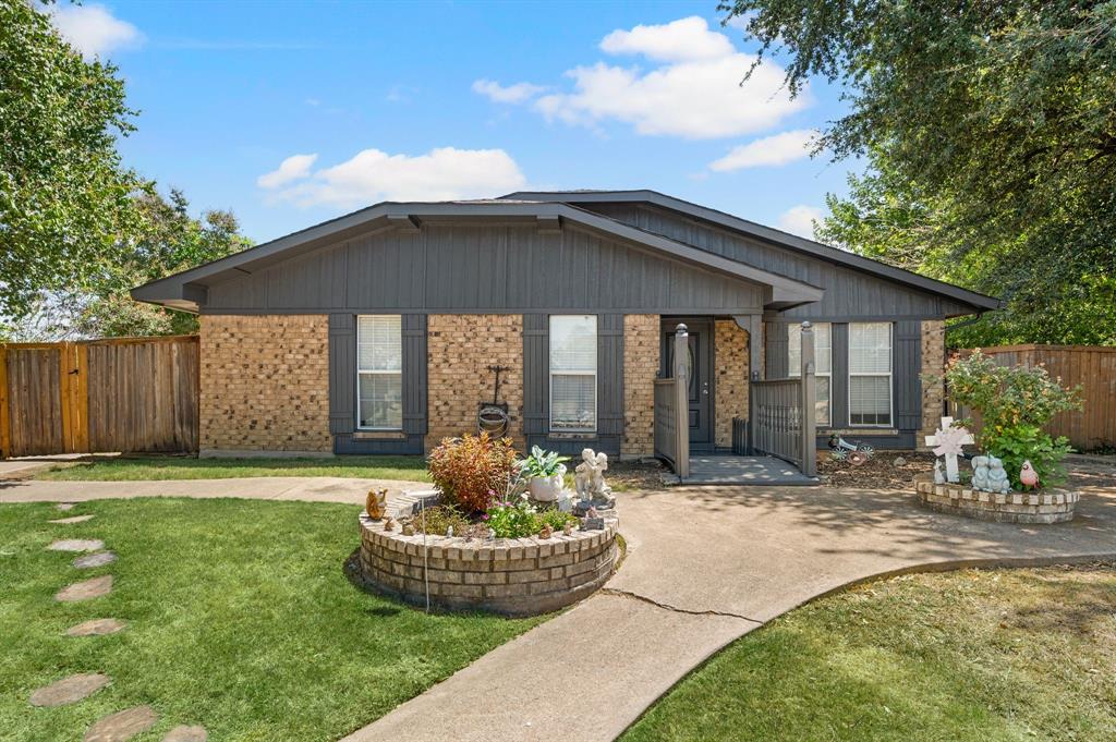 1706 Delaford Circle Property Photo 1