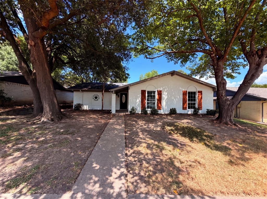 922 Meadowdale Circle Property Photo 1