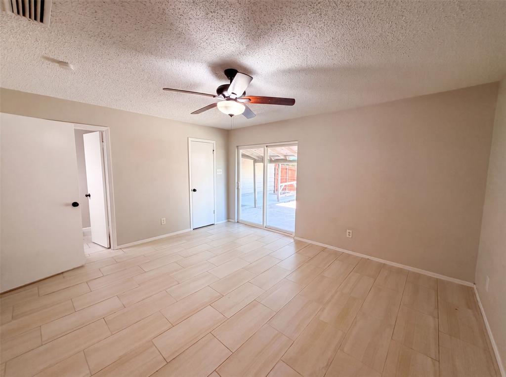 922 Meadowdale Circle Property Photo 6