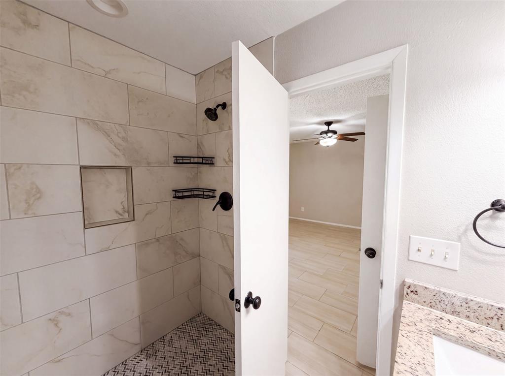 922 Meadowdale Circle Property Photo 10