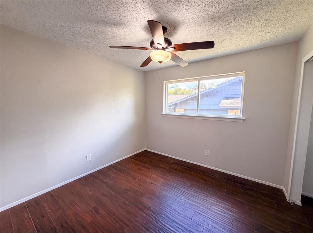 922 Meadowdale Circle Property Photo 11