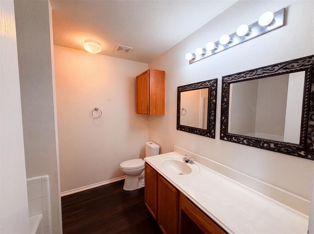 511 Brighton Court Property Photo 7