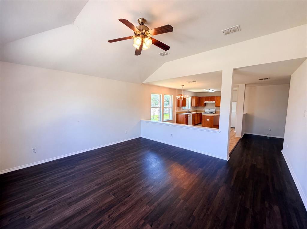 511 Brighton Court Property Photo 10