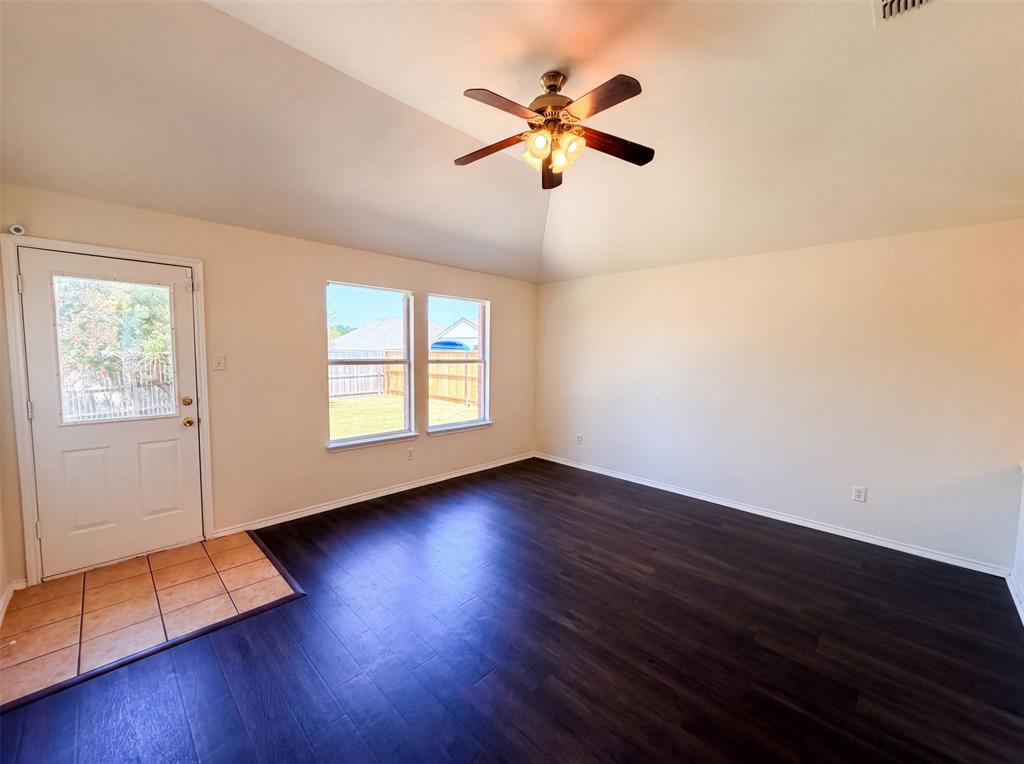 511 Brighton Court Property Photo 11