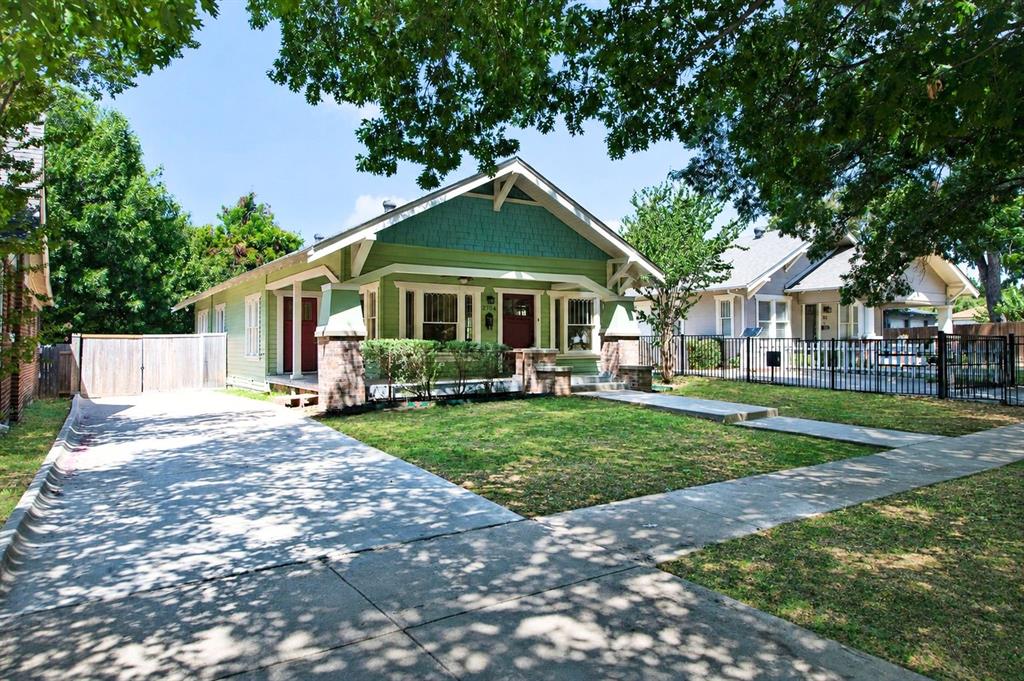 2704 College Avenue Property Photo 1