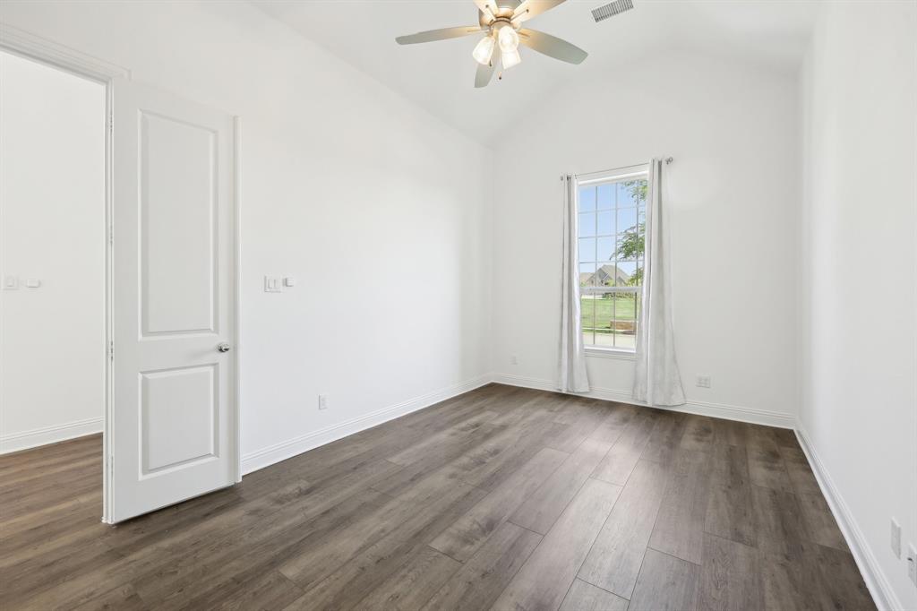 4101 Hawthorn Drive Property Photo 14