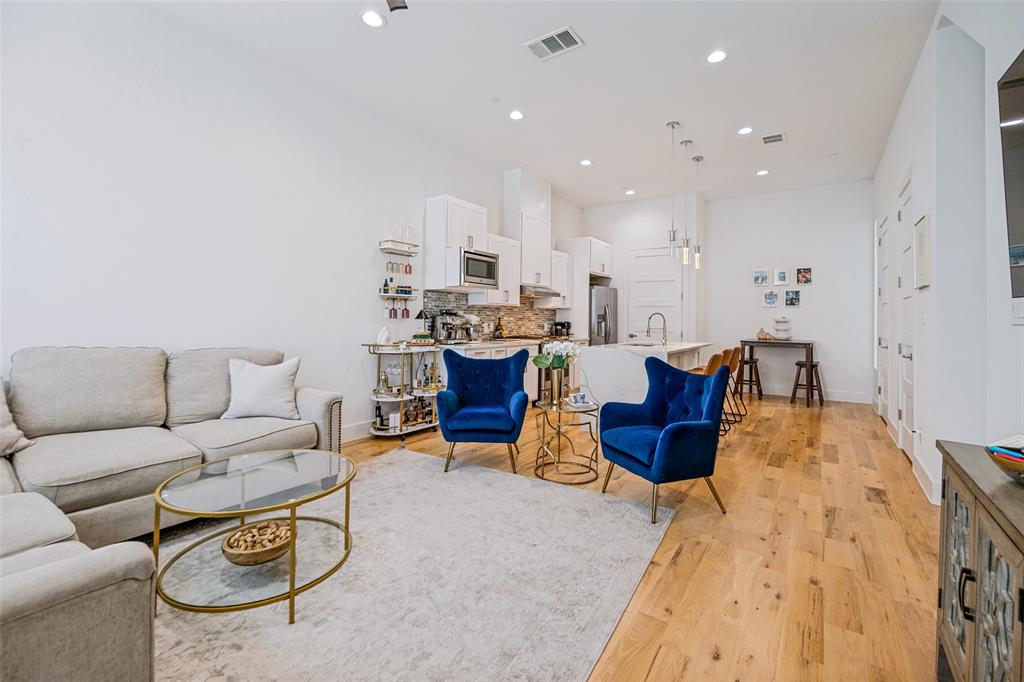 1910 Caddo Street B102 Property Photo 6