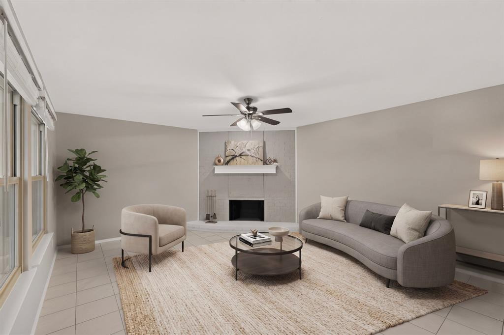 2404 Lemmontree Lane Property Photo 4
