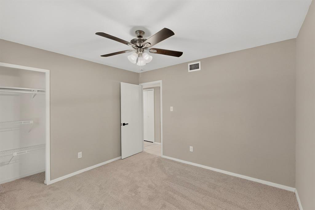2404 Lemmontree Lane Property Photo 17