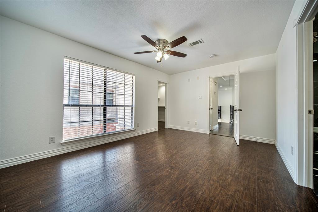 2411 Knight Property Photo 6