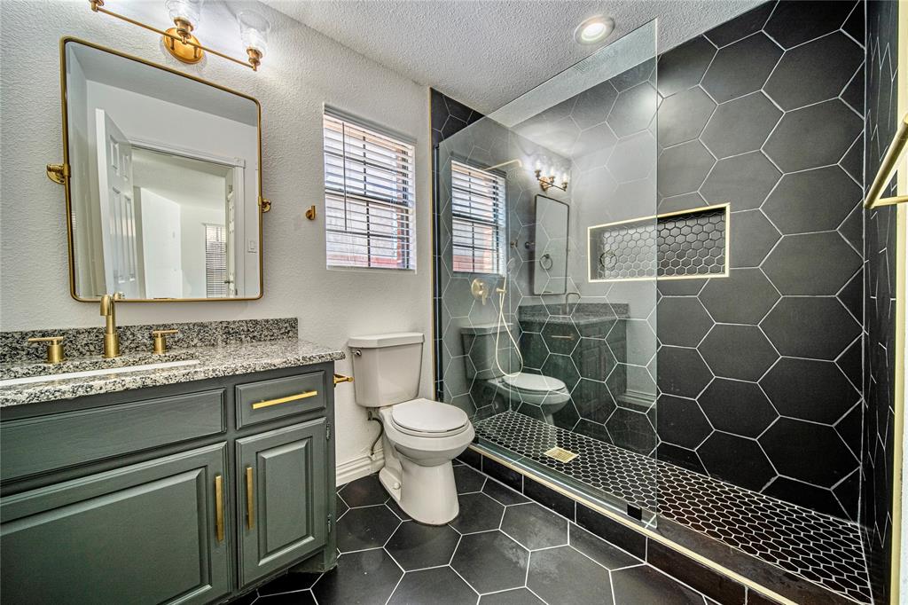 2411 Knight Property Photo 15
