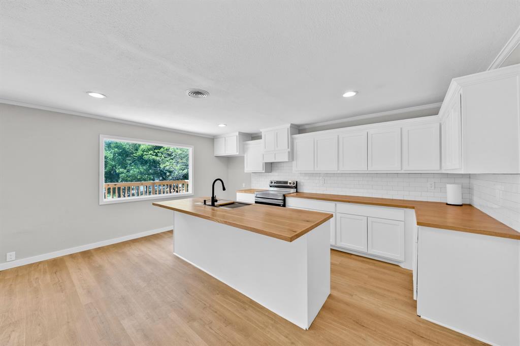 180 Shoreline Road Property Photo 13
