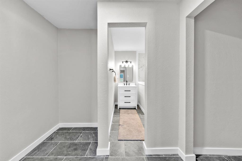 180 Shoreline Road Property Photo 23