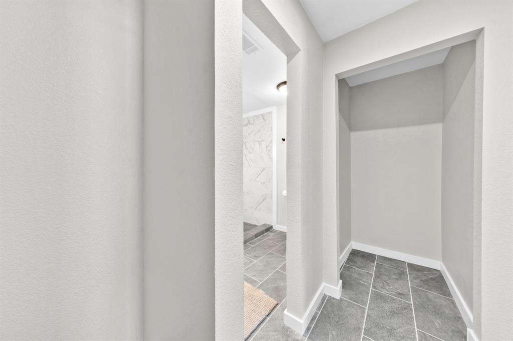 180 Shoreline Road Property Photo 24