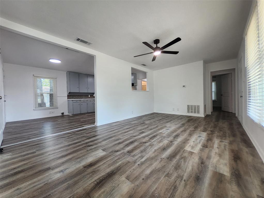 558 Harrison Lane Property Photo 7