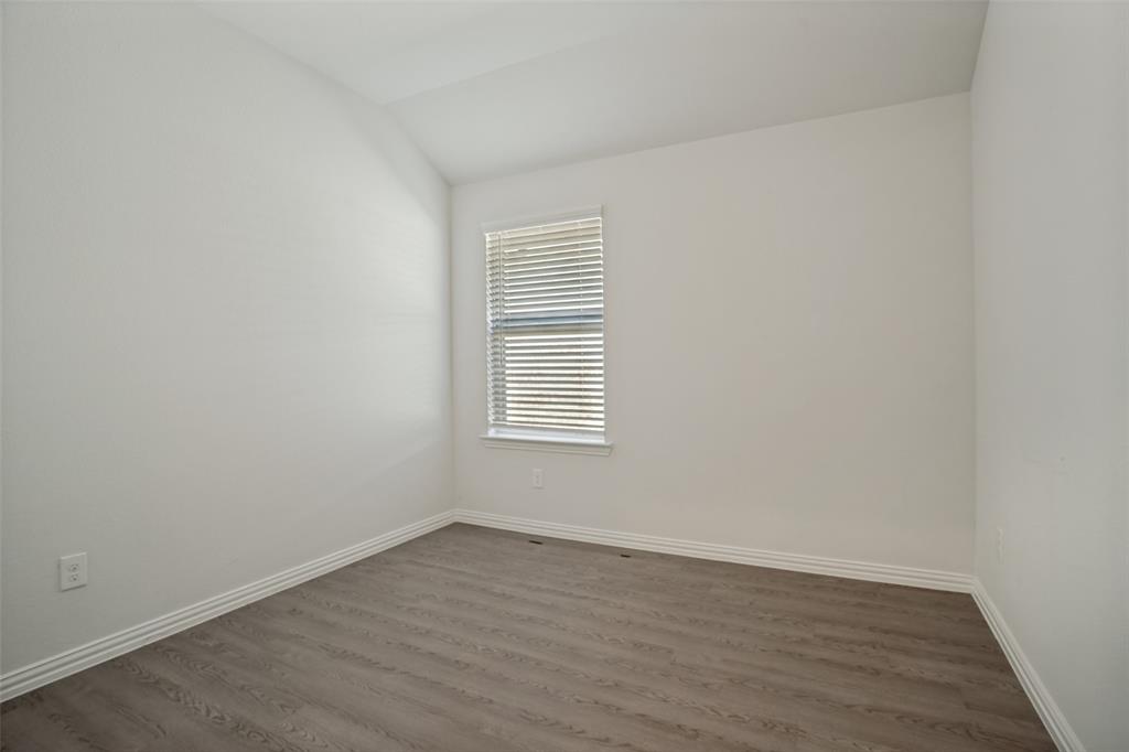 2009 Yale Street Property Photo 8