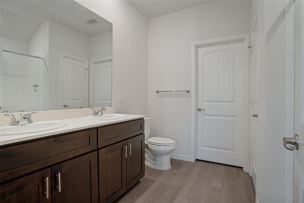 2009 Yale Street Property Photo 11