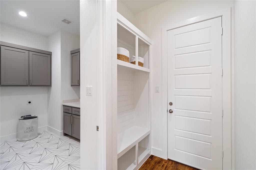 907 Saint George Place Property Photo 16