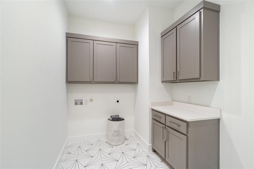 907 Saint George Place Property Photo 17