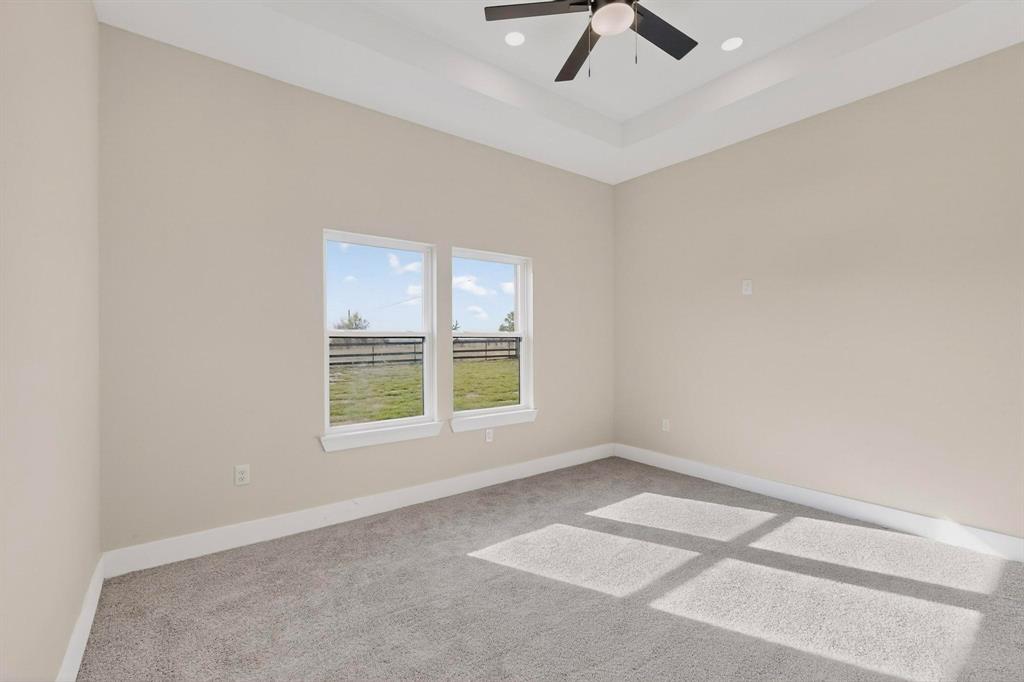 100 Diamond T Ranch Road Property Photo 14