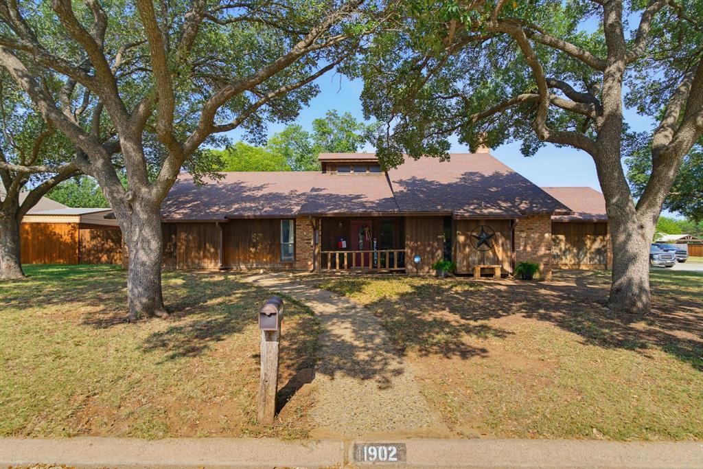 1902 Green Ridge Court Property Photo 1