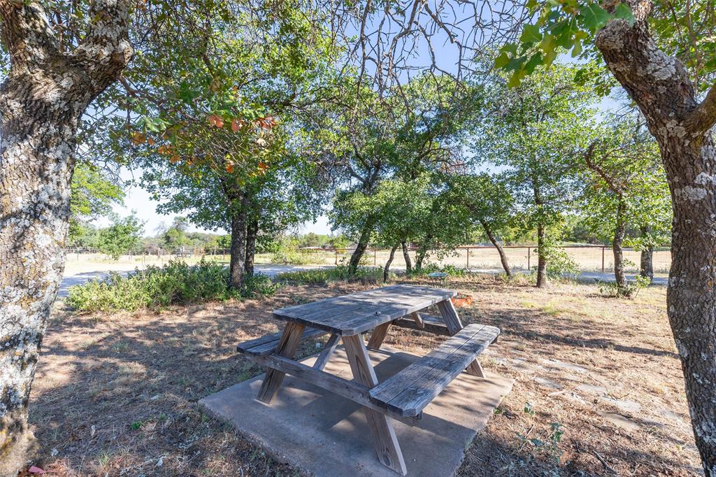 7200 Private Road 2383 Property Photo 23