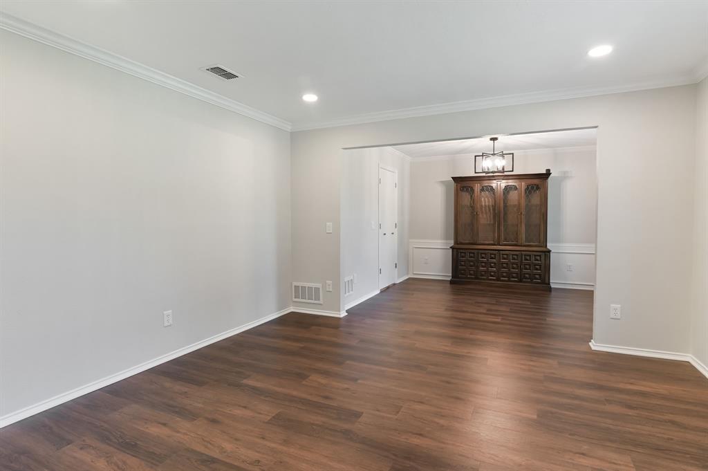 2724 Glen Forest Lane Property Photo 6