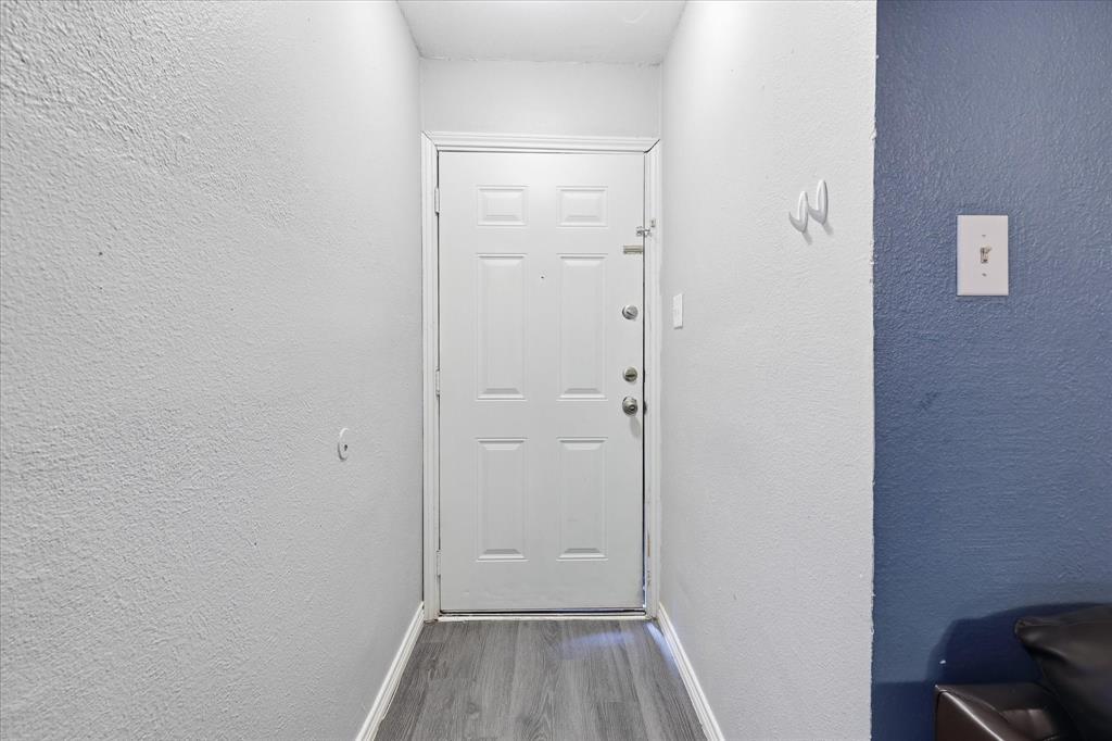 921 Baldwin Street Property Photo 5